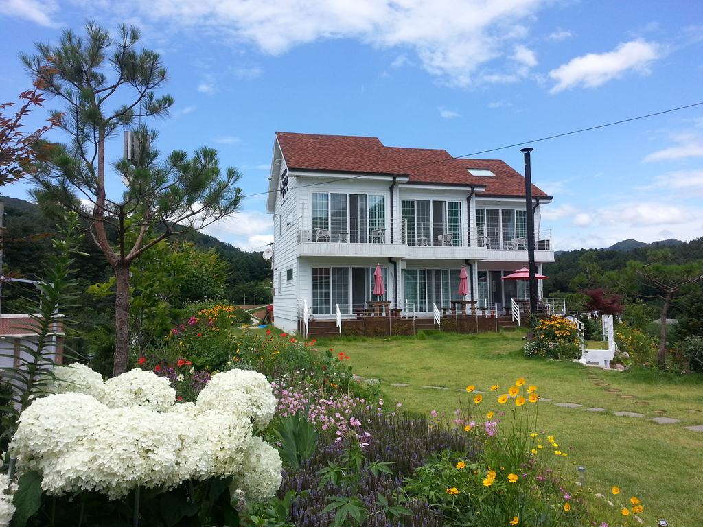 Walking Sky Pension Gapyeong Exteriör bild