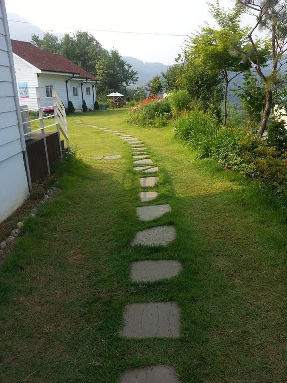 Walking Sky Pension Gapyeong Exteriör bild